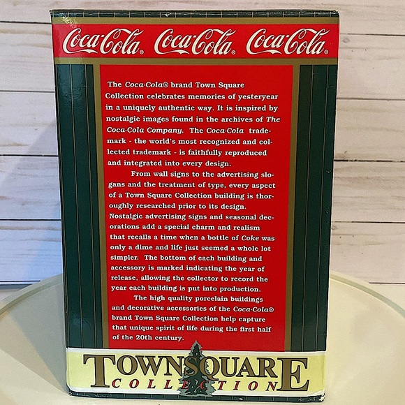 COCA COLA - Village Bus Station - Town Square Collection - Picture 11 of 12